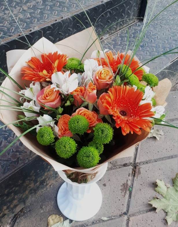 Букет цветов из: Герберы, Хризантемы, Альстромерии и Розы в Кильдинстрое