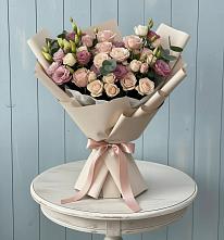 Букет цветов из:  Розы и Лизиантусы в Кильдинстрое