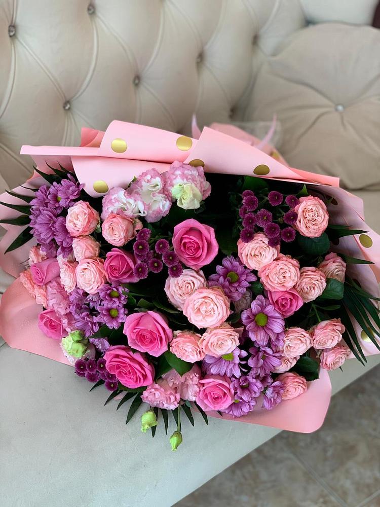 Букет цветов из: Хризантемы, Розы и Лизиантусы в Кильдинстрое