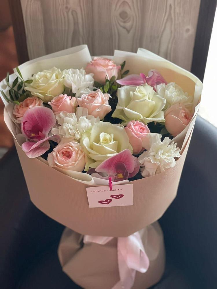 Букет цветов из: Орхидеи, Розы и Гвоздики в Кильдинстрое