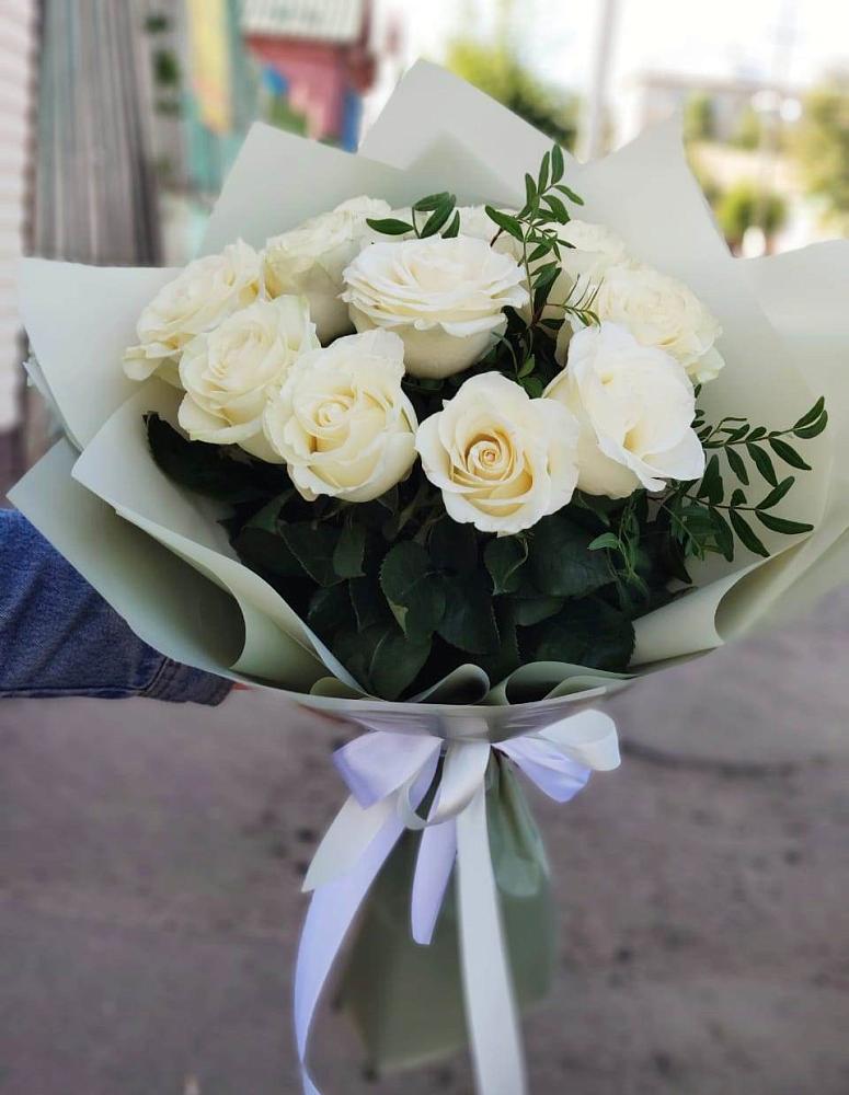 Букет Белые розы Проуд в Кильдинстрое