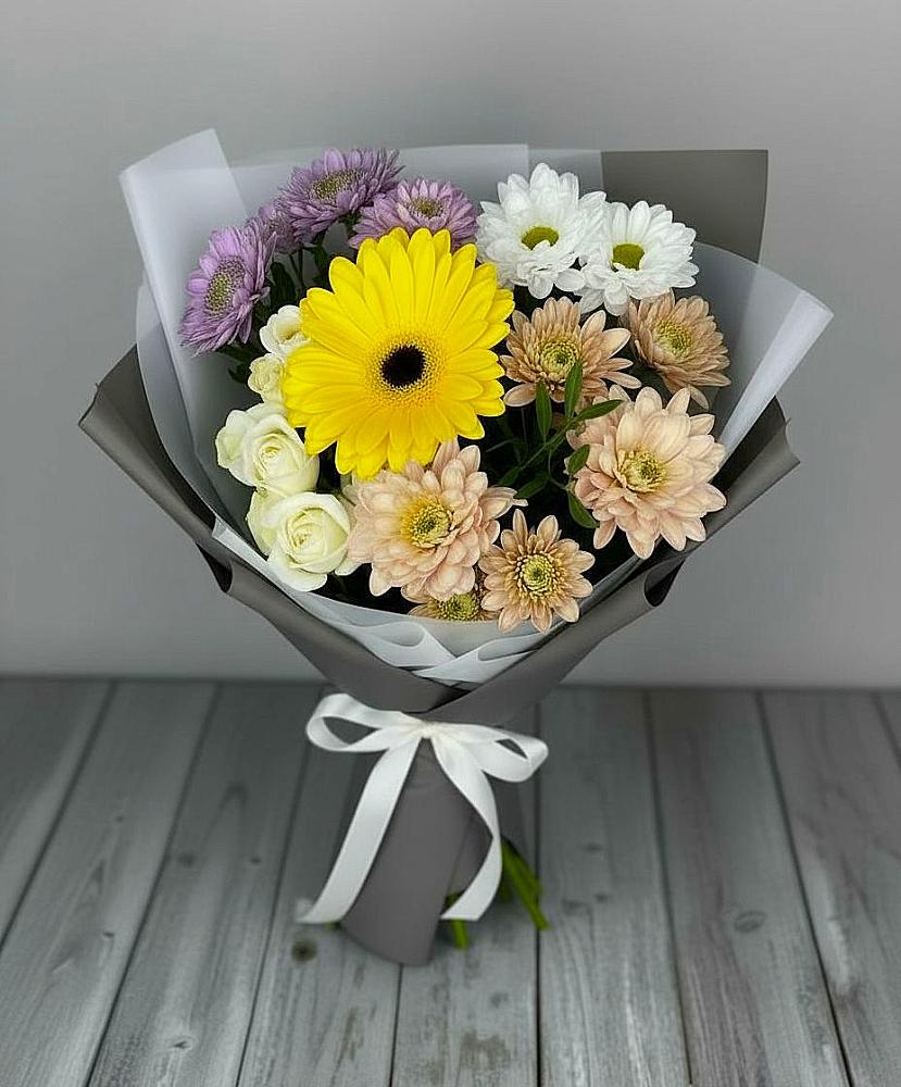 Букет цветов из: Розы, Герберы и Хризантемы в Кильдинстрое