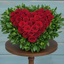 Цветочная композиция из Розы в виде сердца в Кильдинстрое