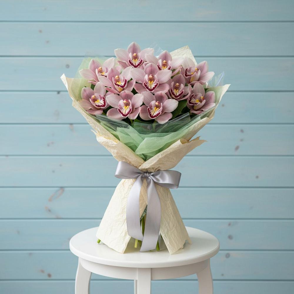 Букет цветов из: Орхидеи и Розы в Кильдинстрое