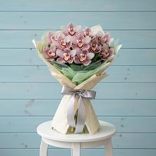 Букет цветов из:  Орхидеи и Розы в Кильдинстрое