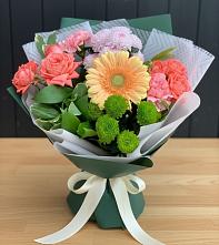 Букет цветов из:  Гвоздики, Розы, Герберы и Хризантемы в Кильдинстрое
