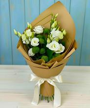 Букет цветов из:  Хризантемы и Лизиантусы в Кильдинстрое