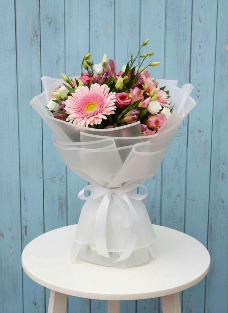 Букет цветов из: Герберы, Альстромерии и Лизиантусы в Кильдинстрое