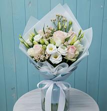 Букет цветов из:  Розы и Лизиантусы в Кильдинстрое