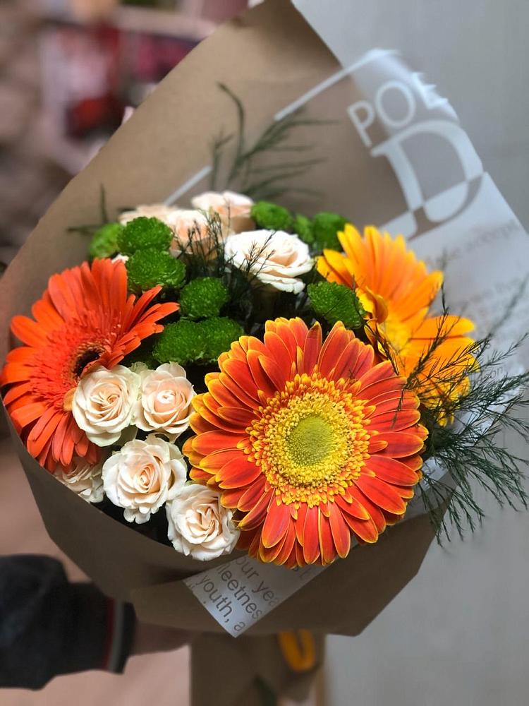Букет цветов из: Герберы, Хризантемы и Розы в Кильдинстрое