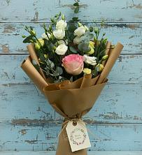Букет цветов из:  Розы и Лизиантусы в Кильдинстрое