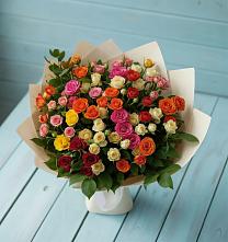 Букет Микс из разноцветных кустовых роз в Кильдинстрое